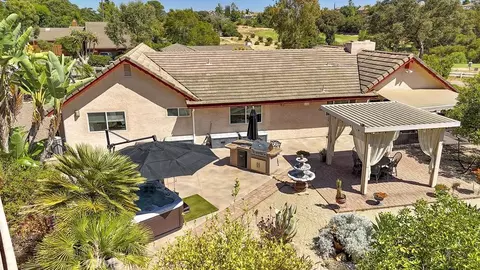 10700 Meadow Glen Way E, Escondido, CA 92026 photo 31