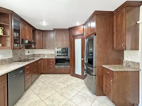 10700 Meadow Glen Way E, Escondido, CA 92026 photo 9