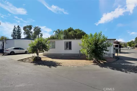 300 Ellis St N #27B, Lake Elsinore, CA 92530