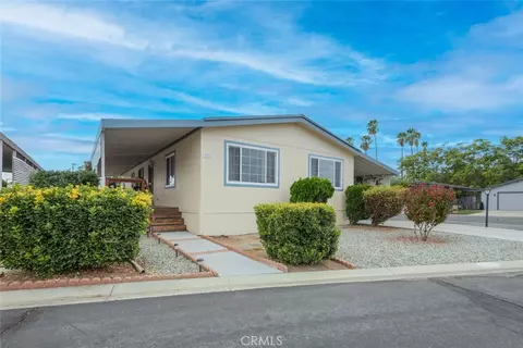 1300 W Menlo Ave #201, Hemet, CA 92543