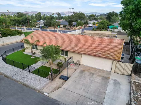 33160 Sherwood Dr, Lake Elsinore, CA 92530