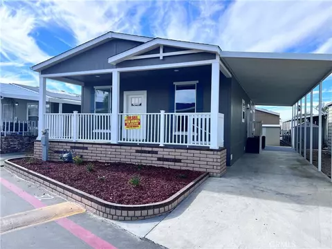 1445 W Florida Ave W #32, Hemet, CA 92543