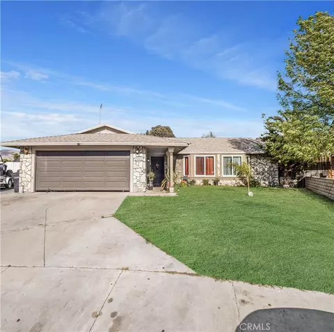 544 Pierce Ct, Hemet, CA 92543
