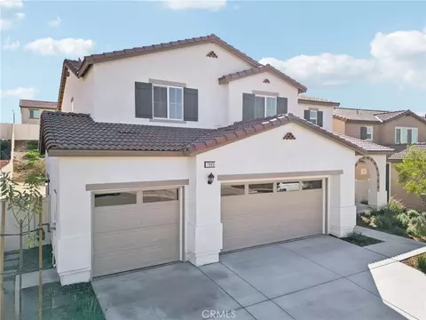 7993 Campania Rd, Highland, CA 92346