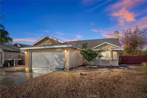 571 Copenhagen St, Hemet, CA 92545