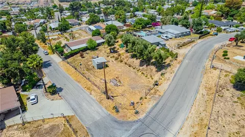 5 Mesa Dr, Lake Elsinore, CA 92530