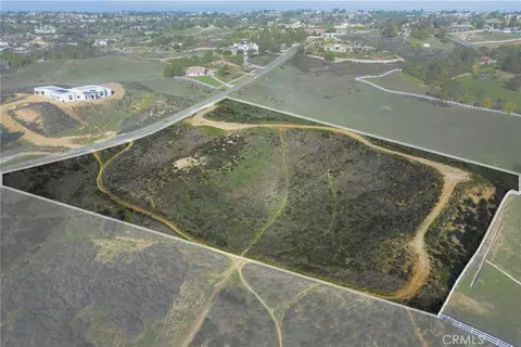 33319 Linda Rosea Rd, Temecula, CA 92592