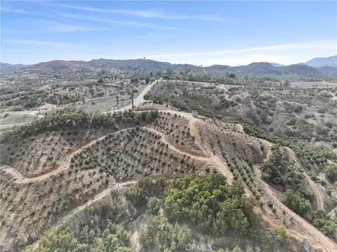 45811 Camaron Rd, Temecula, CA 92590 photo 2