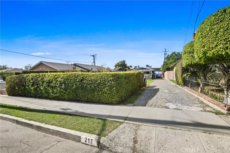  217 S College St, La Habra, CA 90631 photo 1