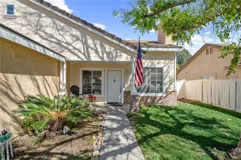 19390 Okeechobee Ln, Lake Elsinore, CA 92530