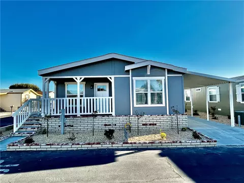 675 W Oakland Ave #D1, Hemet, CA 92543