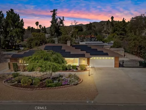 2906 Mockingbird Ln, Hemet, CA 92544