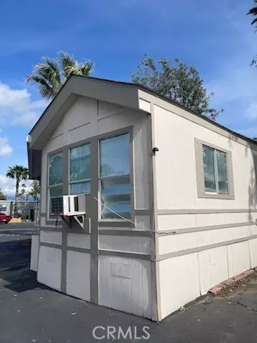 2750 W Acacia Ave #D01, Hemet, CA 92545