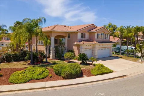16 Corte Montena, Lake Elsinore, CA 92532