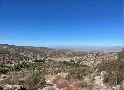 7 Martin Rd, Hemet, CA 92544