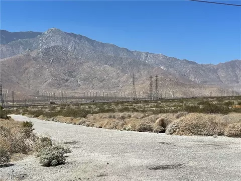 55200 Hatton Pl, Whitewater, CA 92282
