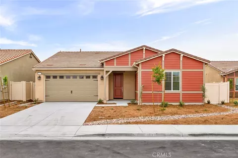748 Longhorn Dr, San Jacinto, CA 92582