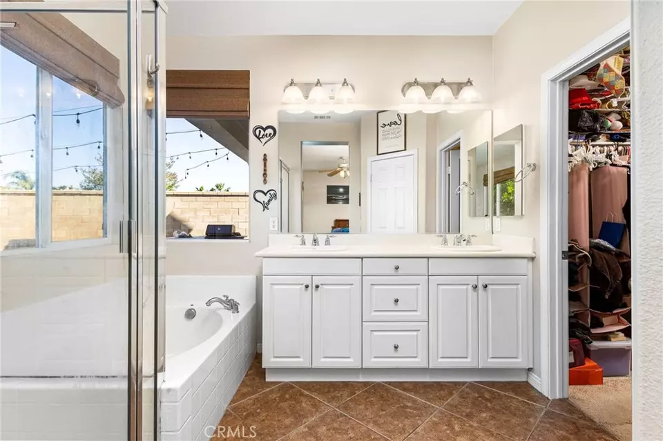 Bath - 27335 Wedgewood Way, Murrieta, CA 92562 photo 1 of 3
