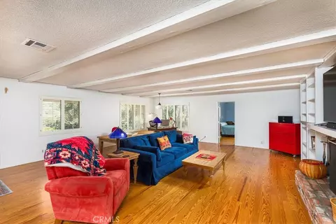 Living - 40057 S Shore Rd, Fallbrook, CA 92028 photo 2 of 4
