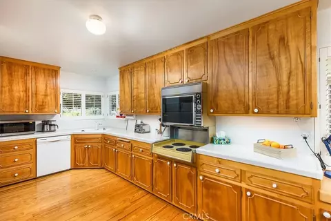 Kitchen - 40057 S Shore Rd, Fallbrook, CA 92028 photo 1 of 2
