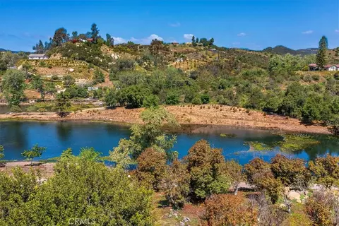 View/Area - 40057 S Shore Rd, Fallbrook, CA 92028 photo 19 of 20