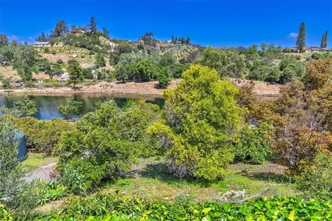 View/Area - 40057 S Shore Rd, Fallbrook, CA 92028 photo 3 of 20