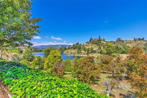 View/Area - 40057 S Shore Rd, Fallbrook, CA 92028 photo 4 of 20