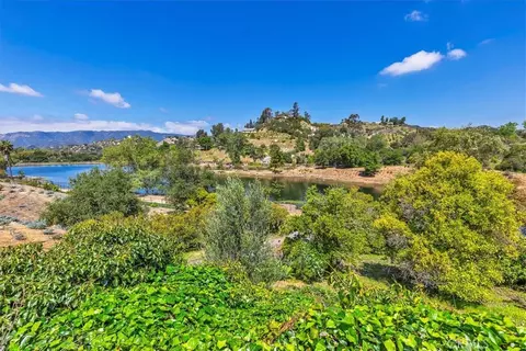 View/Area - 40057 S Shore Rd, Fallbrook, CA 92028 photo 2 of 20