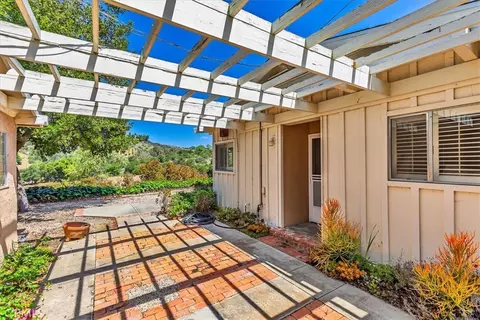 Exterior - 40057 S Shore Rd, Fallbrook, CA 92028 photo 8 of 11