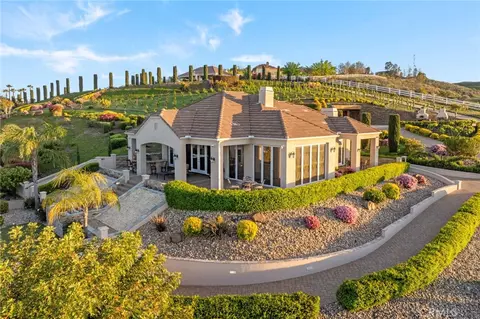 Exterior - 44195 Sunset Ter, Temecula, CA 92590 photo 18 of 28