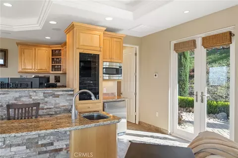 Kitchen - 44195 Sunset Ter, Temecula, CA 92590 photo 5 of 5