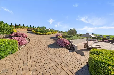 Exterior - 44195 Sunset Ter, Temecula, CA 92590 photo 25 of 28