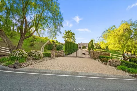 Exterior - 44195 Sunset Ter, Temecula, CA 92590 photo 26 of 28