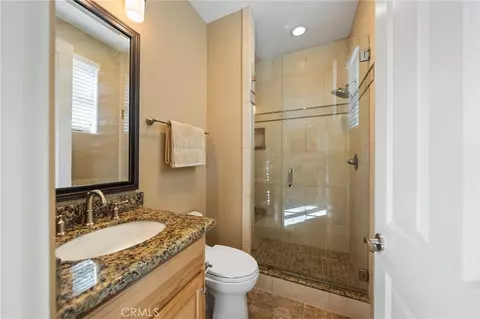 Bath - 44195 Sunset Ter, Temecula, CA 92590 photo 6 of 6