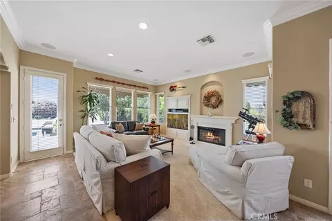 Living - 44195 Sunset Ter, Temecula, CA 92590 photo 1 of 2