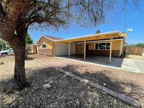 592 E Johnston Ave, Hemet, CA 92543