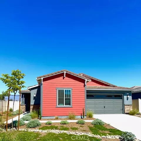 817 Longhorn Dr, San Jacinto, CA 92582