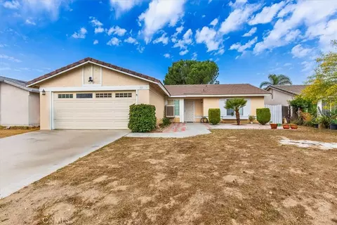 162 Peppertree Way, San Jacinto, CA 92583
