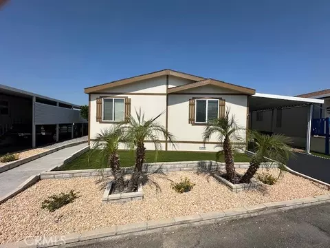 880 N Lake St #111, Hemet, CA 92544