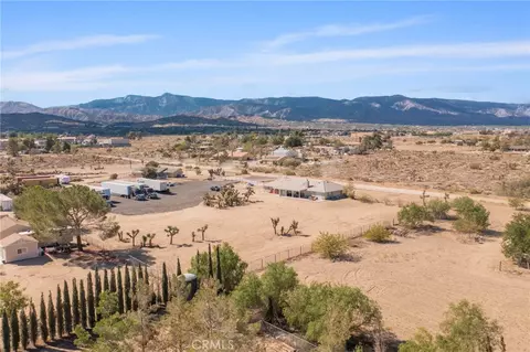 View/Area - 9925 Sierra Vista Rd, Phelan, CA 92371 photo 7 of 9