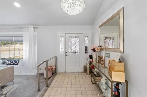 Entry Way - 9925 Sierra Vista Rd, Phelan, CA 92371 photo 2 of 5