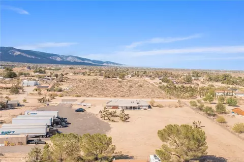 View/Area - 9925 Sierra Vista Rd, Phelan, CA 92371 photo 2 of 9