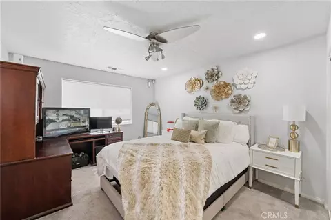 Bedroom - 9925 Sierra Vista Rd, Phelan, CA 92371 photo 1 of 4