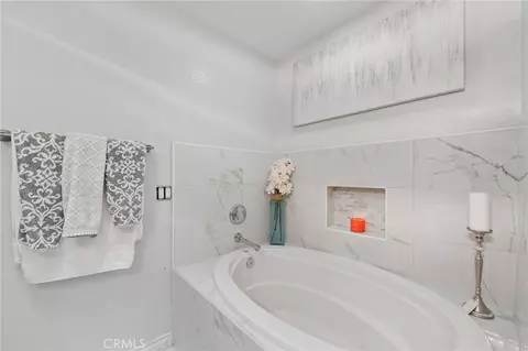 Bath - 9925 Sierra Vista Rd, Phelan, CA 92371 photo 1 of 5