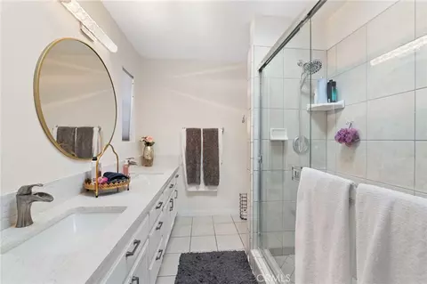 Bath - 9925 Sierra Vista Rd, Phelan, CA 92371 photo 4 of 5
