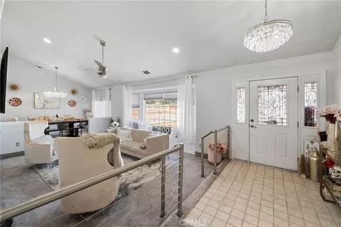 Entry Way - 9925 Sierra Vista Rd, Phelan, CA 92371 photo 3 of 5