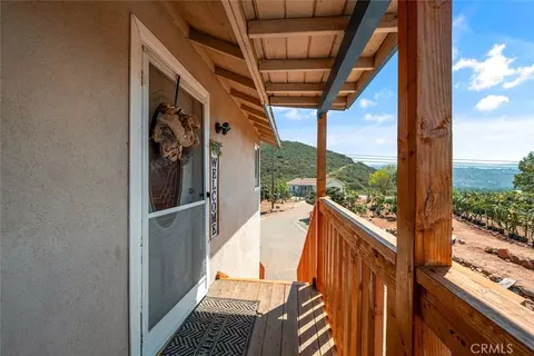 Exterior - 1996 Rainbow Glen Rd, Fallbrook, CA 92028 photo 6 of 16
