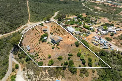 View/Area - 1996 Rainbow Glen Rd, Fallbrook, CA 92028 photo 5 of 10