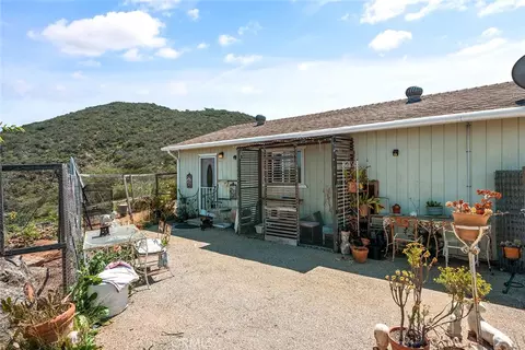 Exterior - 1996 Rainbow Glen Rd, Fallbrook, CA 92028 photo 8 of 16
