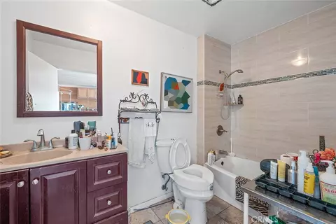 Bath - 1996 Rainbow Glen Rd, Fallbrook, CA 92028 photo 1 of 1